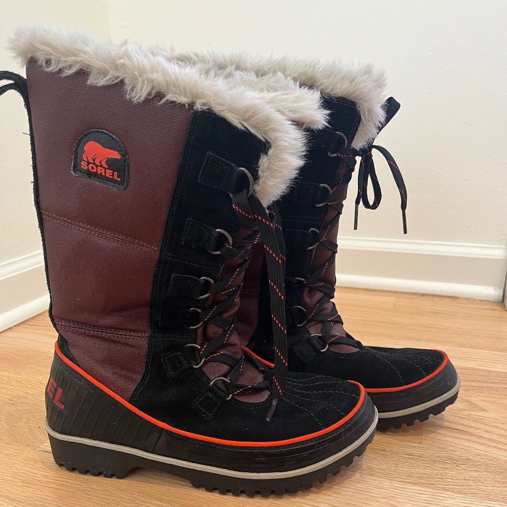 Sorel Winter Boots - Women